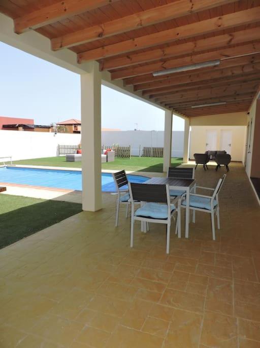 Villa Ventura - Piscina Climatizada & Aire Acondicionado Caleta De Fuste Exterior photo
