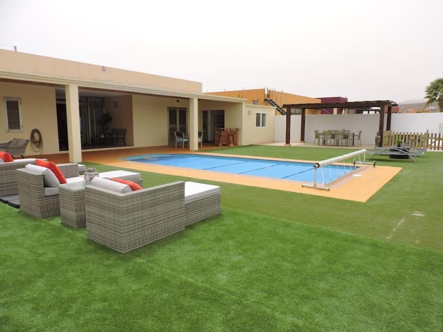 Villa Ventura - Piscina Climatizada & Aire Acondicionado Caleta De Fuste Exterior photo